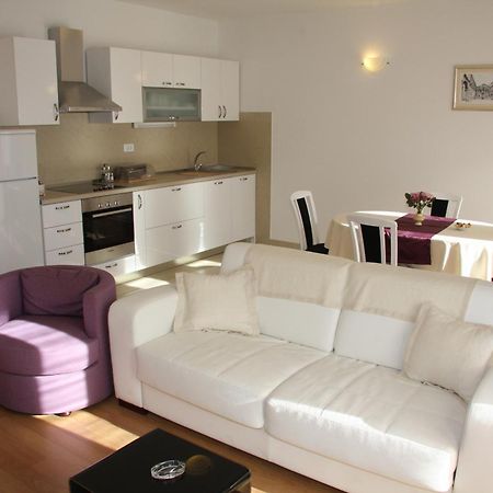 Apartments Zuvela Split Bagian luar foto