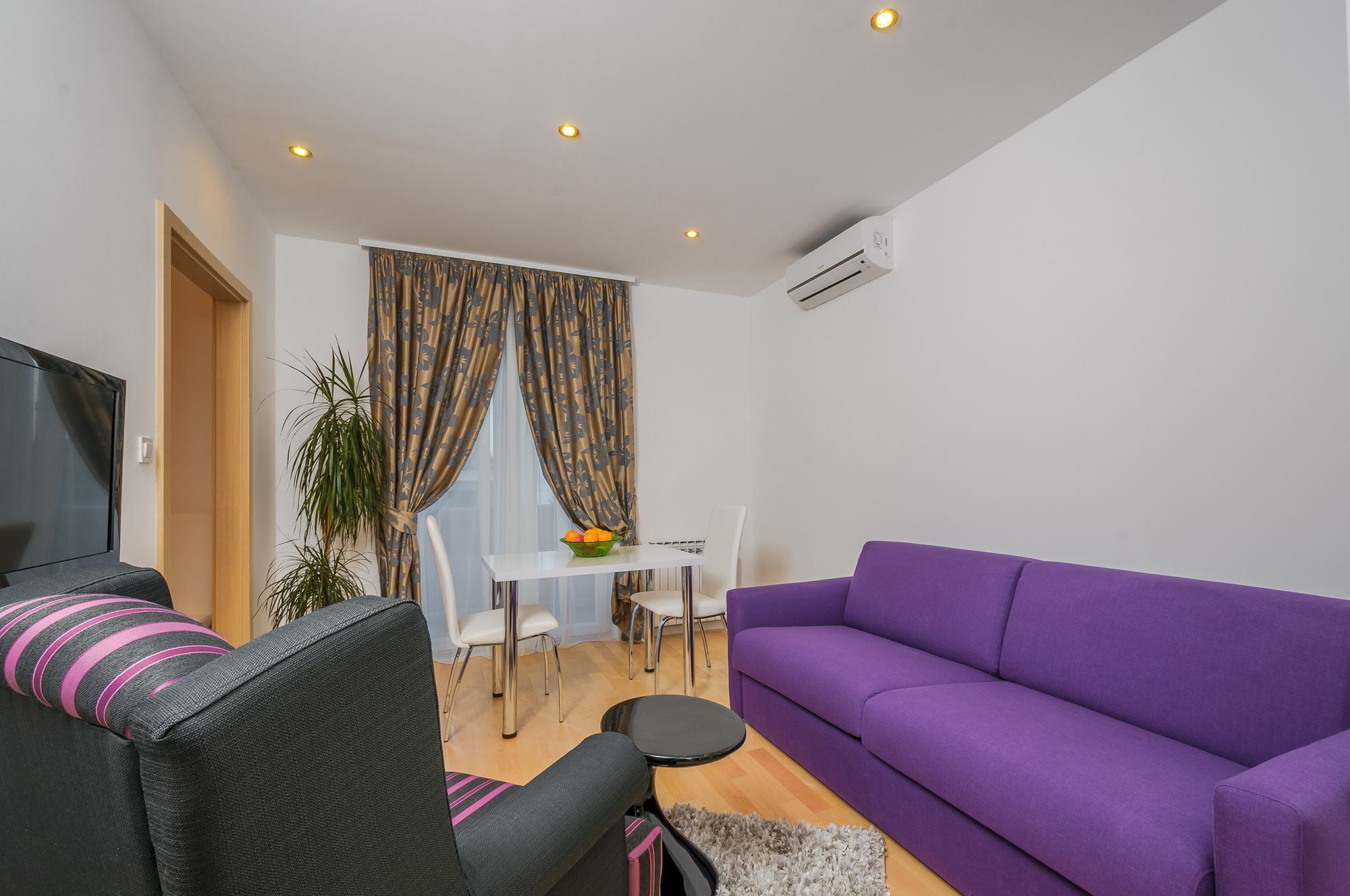 Apartments Zuvela Split Bagian luar foto