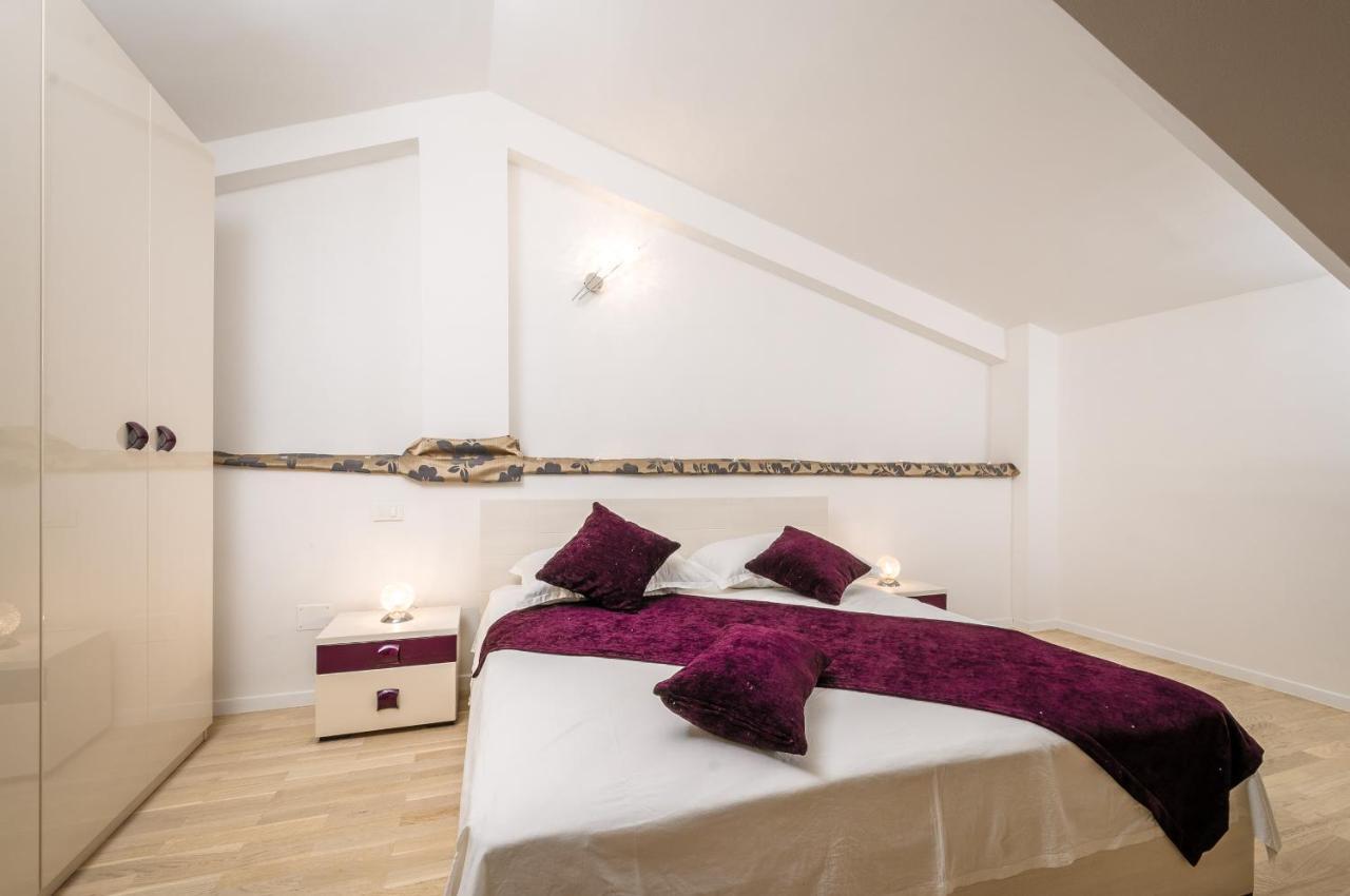 Apartments Zuvela Split Bagian luar foto